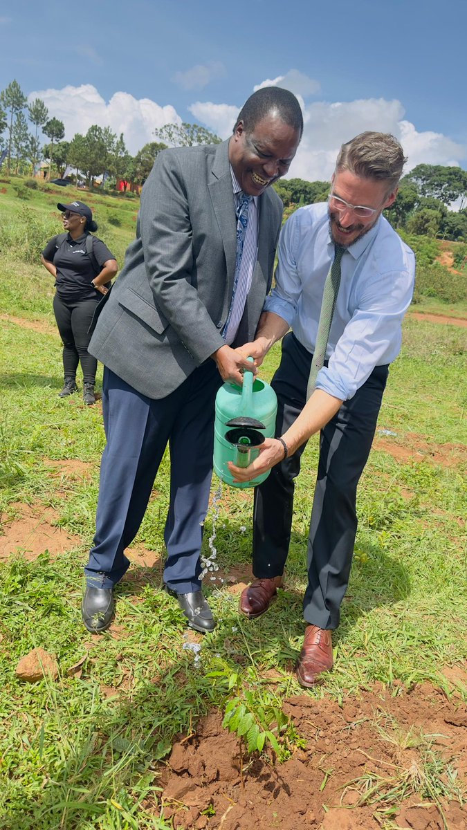 diariesofamuse's tweet image. Little Green Choices: &quot;if we don&apos;t save the environment, the environment won&apos;t save us.&quot; @TotalEnergiesUG EP Uganda joined the #runningoutoftrees  campaign as part of its initiative to create greater awareness for the need to restore our forests. #runningoutoftrees