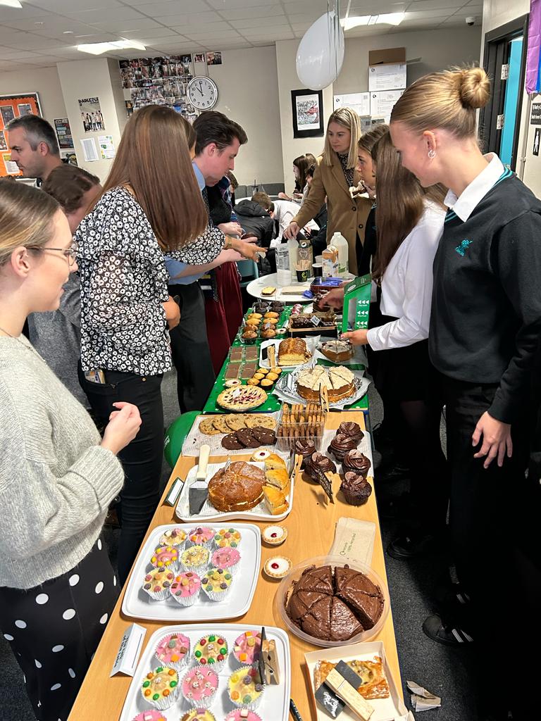 Da iawn bl.13 am drefnu bore coffi i godi arian at achos teilwng iawn <a href="/macmillancancer/">Macmillan Cancer Support</a>