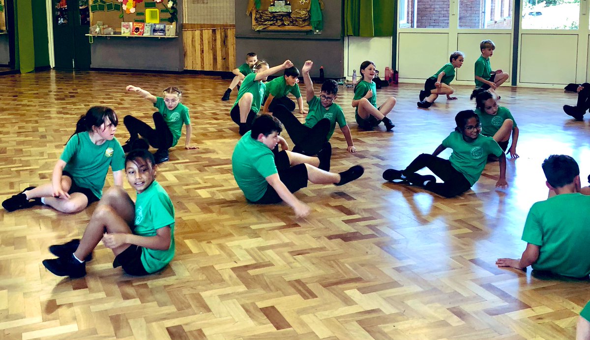 Ver_WPA's tweet photo. Watch out for some extremely funky dance moves in year 5 this afternoon 🕺💃🏻 #WatersidePE https://t.co/Rrv1greELy