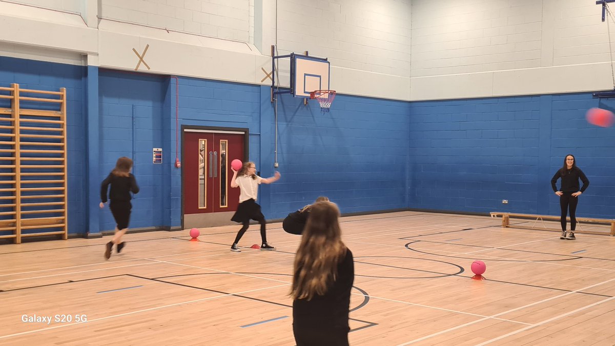 TEAMPEGW's tweet image. We also had dodgeball at lunchtime today for Women &amp;amp; Girls in Sport Week. The girls were loving a bit of competitive activity #inclusion #womeninsportweek #fun #dodge #sportambassadors #leaders @Greenwood_Acad @ASGreenwood1