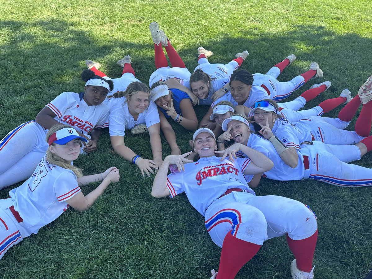 Ready for the weekend!! 💙🤍