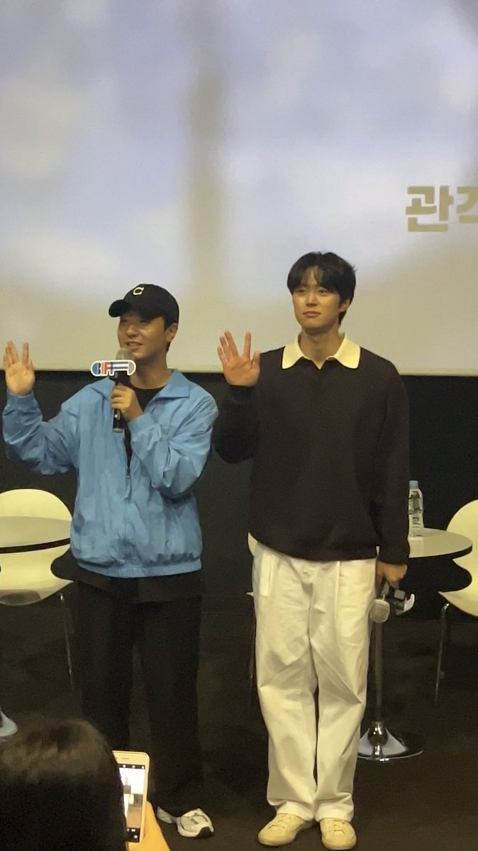 ggo_mi___'s tweet photo. 맹이 혼자 저세상 비율이세요 😉
오랜만에 보니까 더 귀여워졌네 💙
얼른 또 보쟈 (작품 당장 줘...)

#공명 https://t.co/T6c3SOMZgq
