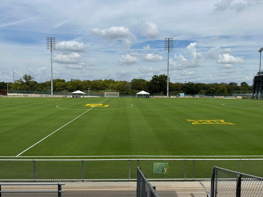SFSturf_pros's tweet photo. A core value at SFS is 'Excellence' - the final value in the SFS CHOICE. We seek out partners with similar values - and Baylor is no different (as seen on their soccer field signage). #EmbodyExcellence #Partnership
#SFS🤝BU https://t.co/N6xNoYgvQn