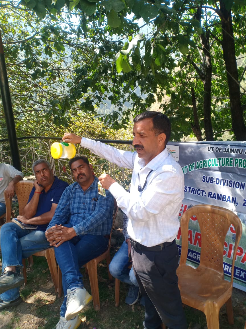 SMS-III, SD, Ramban Sh. Veerinder Padha along with AEO Pogal &amp; AEO Alinbass conducted Agriculture Exhibition and awareness programme during "Sankalp Saptaah" Aspirational Block Programme at Block Ukhral-District Ramban.