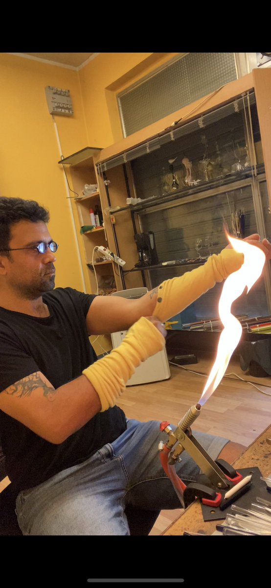 hititteglassart's tweet photo. I'm Şahin from Türkiye. This is my art https://t.co/dytfWiEv09