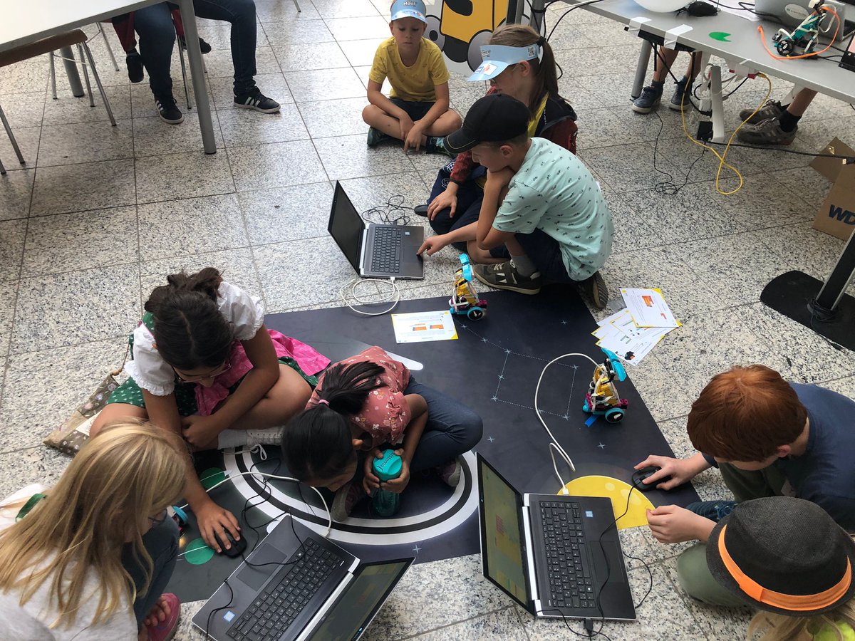 Roberta® – Lernen mit Robotern tweet media