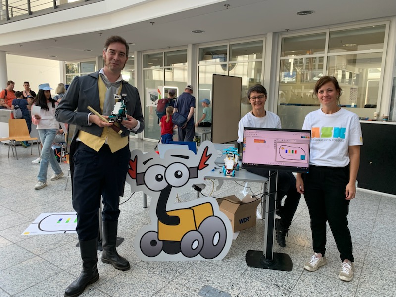 Roberta® – Lernen mit Robotern tweet media