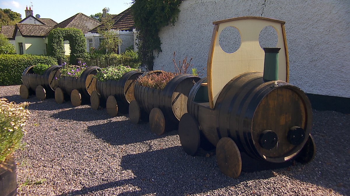 RTENationwide's tweet photo. Geashill in County Offaly has been named as Ireland's Tidiest Village - see the awards from @CrokePark on #RTENationwide tonight, Friday 6th October @RTEOne @rte @OffalyHour @offalycoco @Offaly_Express @visitoffaly @Midlands103 @MidlandTrib @TidyTownsIre @DeptRCD @HHumphreysFG RT https://t.co/yHqxEhyKz8