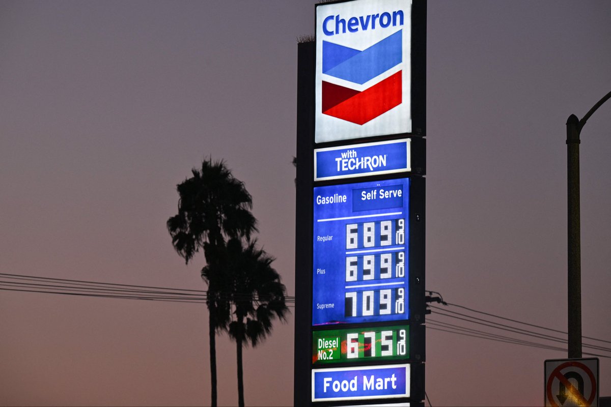 FrontlineNewsGp's tweet photo. Gas prices are so high in Los Angeles, even #pursuits don't make economic sense. https://t.co/XPAFvLGIVs