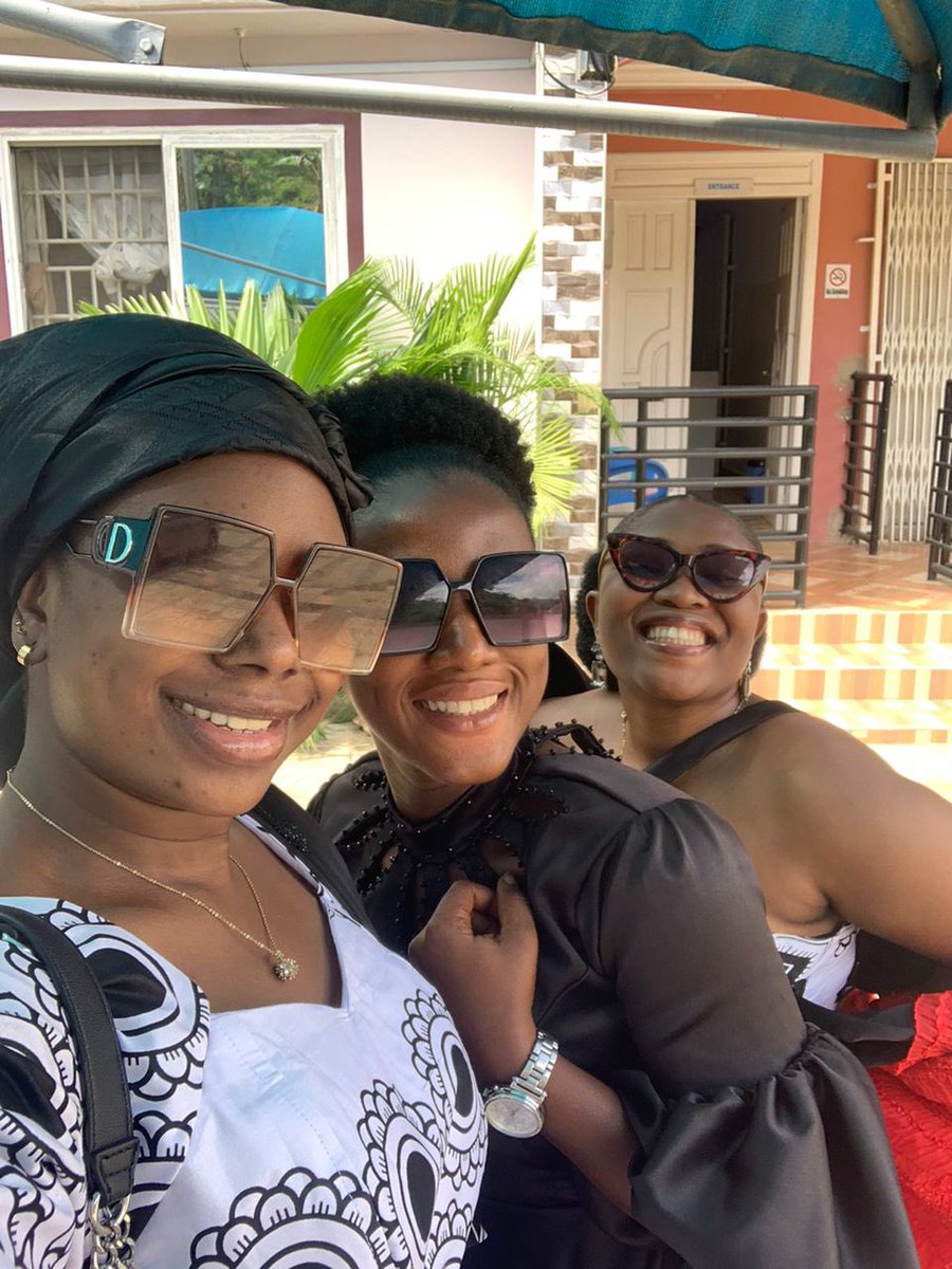 ebowbarton's tweet photo. Saying Goodbye to my mom last year was a struggle for me but my friends came through to make it easier. This is a thank you. I am grateful to have you all. 🫶🏾😊@paakwasi_mo @Jey_Fierce @bel_ama_eli @_nenesenor @kristein021 @FantiKid @A_manroh @KOJOTRIP @datcurvygirl @EmefaAddai https://t.co/FGEWn9kisw