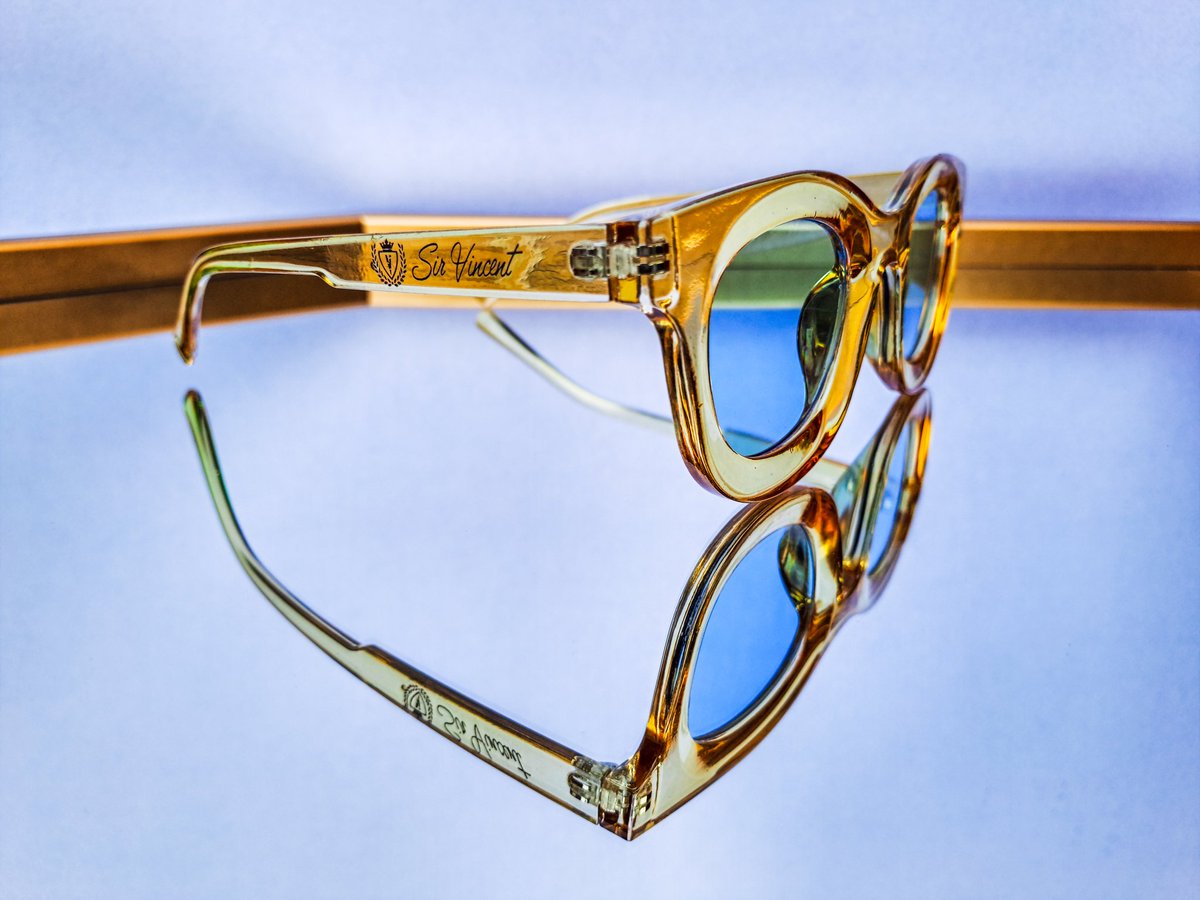 Sirvincent_sa's tweet photo. The Sir Vincent Signature Concave Sunglasses. 👓

Crafted for Hot Sunny Days in Mzansi with a unique hollowed out square frame front. 
 
Glasses accompanied by case, pouch and cleaning cloth.

Color: Transparent Honey with Light Blu Lenses 

🏷️: R350

#sirvincent #Sunglasses https://t.co/yl7YdtYziB