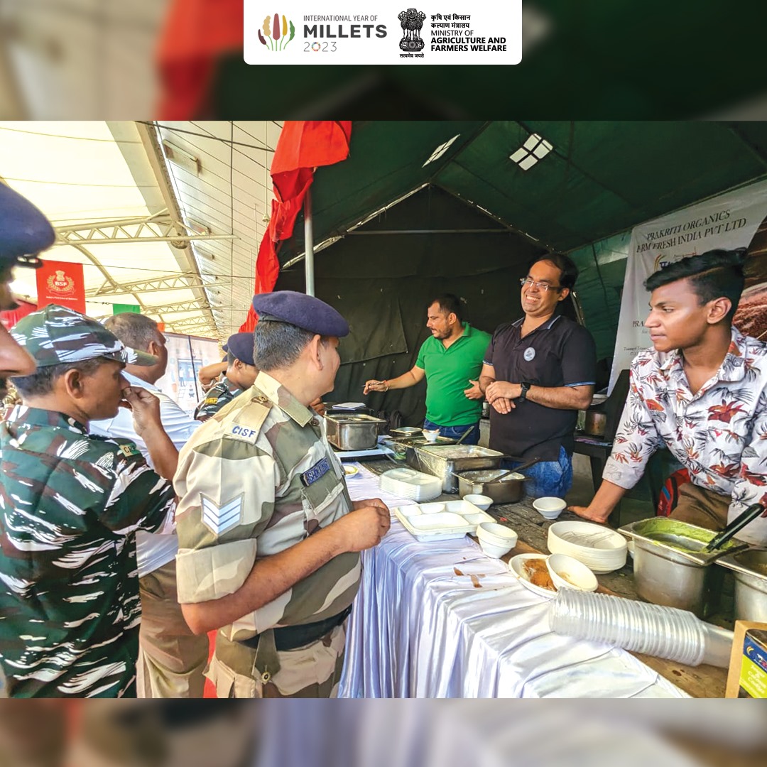 IYM2023's tweet photo. The 'Millet magic' continued at the 'Live cooking counter' where the Army Personnel and their families sampled various millet-based dishes such as Sorghum Pasta, Finger Millet Noodles with sautéed vegetables, Millet Pongal etc. at the exhibition organized by DA&amp;FW on 6th Oct. https://t.co/715Wh6NJvy