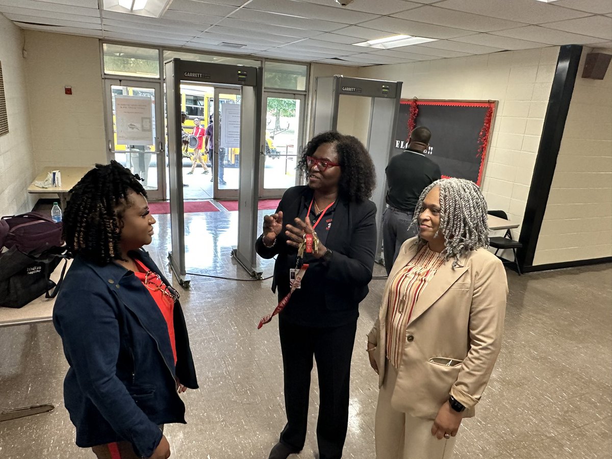 ‘We are supporting BOTH teacher skill AND student mastery’
Baker High Principal Dr. Russell engages core ILT members in identifying next steps for high quality curriculum implementation.
<a href="/BakerSchools_/">Baker Schools</a> <a href="/NIETteach/">National Institute for Excellence in Teaching</a> <a href="/TheresaHamiton/">TDHam08</a>