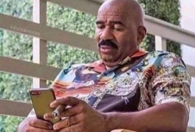 yo respondiendo mensajes de hace 4 días continuando la conversación como si nada