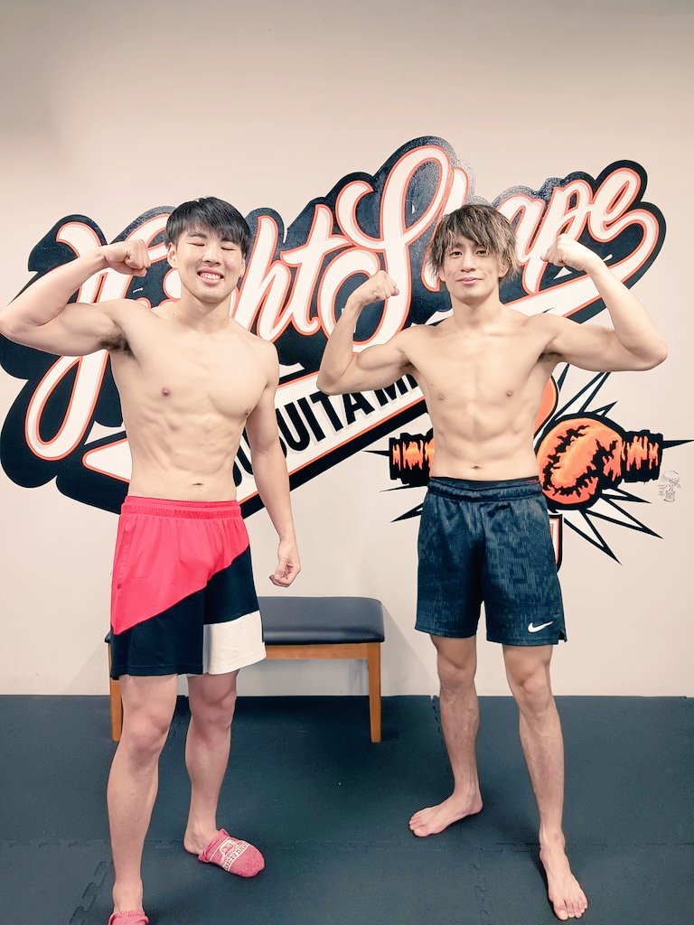 rikuya_dobuita's tweet photo. ジムでインストラクターやってるぺい君
本日試合前ラストの階段ダッシュでした
横須賀大会頑張って🔥
#fightingNEXUS
#横須賀
#DOBUITA
#FIGHTshape
#お祈り
#目あけよう https://t.co/q58i7gbZ7D