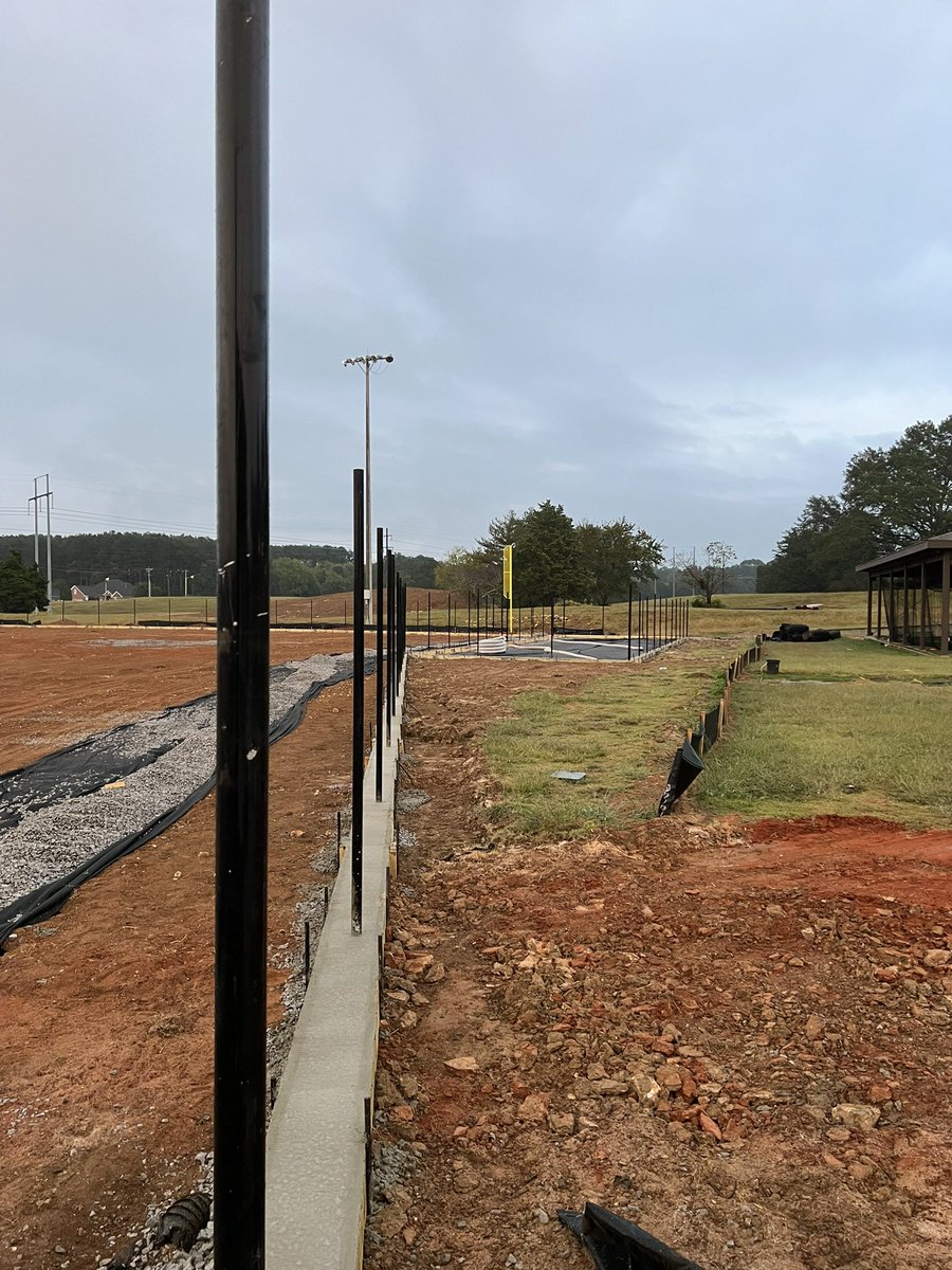 AHS_BSBL's tweet photo. Our turf project is in full swing and coming along nicely! 🔥
#GoBears🐾 #AustinMade🏴 https://t.co/hrEqtPY34P