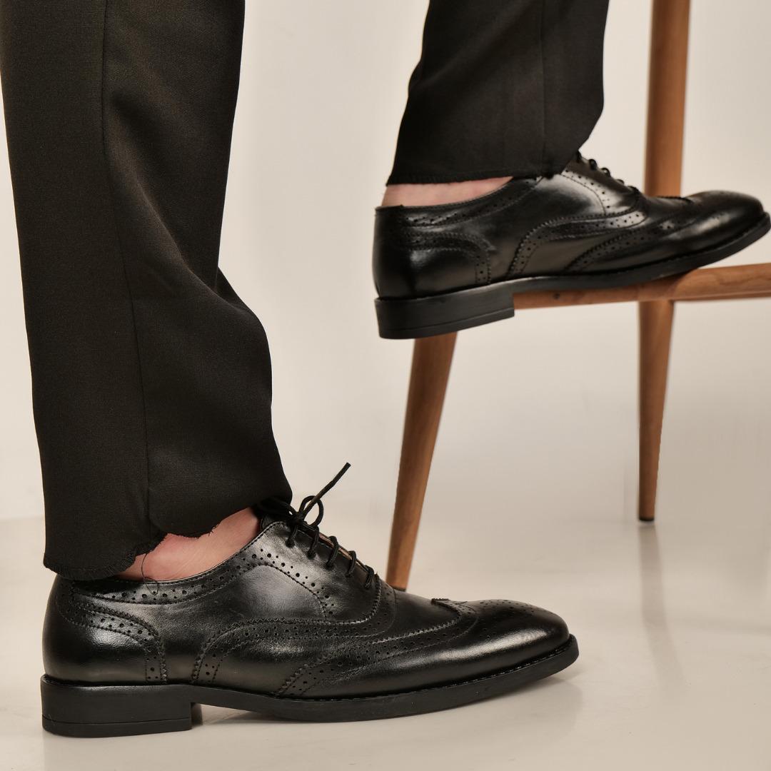 cloglondonshoes's tweet image. Elevate your style with our latest men's leather collection!  👞Discover trendy designs and unmatched comfort for all-day wear at Clog London. Explore our website now: cloglondon.com 👞👌 
.
.
#MensFashion #LeatherCollection #ClogLondon
