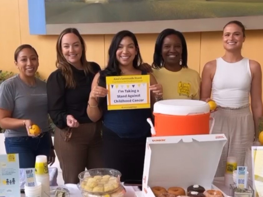 AlexsLemonade's tweet photo. Recently, @NM_Financial finished its annual corporate challenge, Race for Research, which raises awareness and funds for #ChildhoodCancer research.
With the help of thousands of employees and financial professionals, Northwestern Mutual raised $1,274,219 to help #AlexsLemonade. https://t.co/hyJG7BCNc4