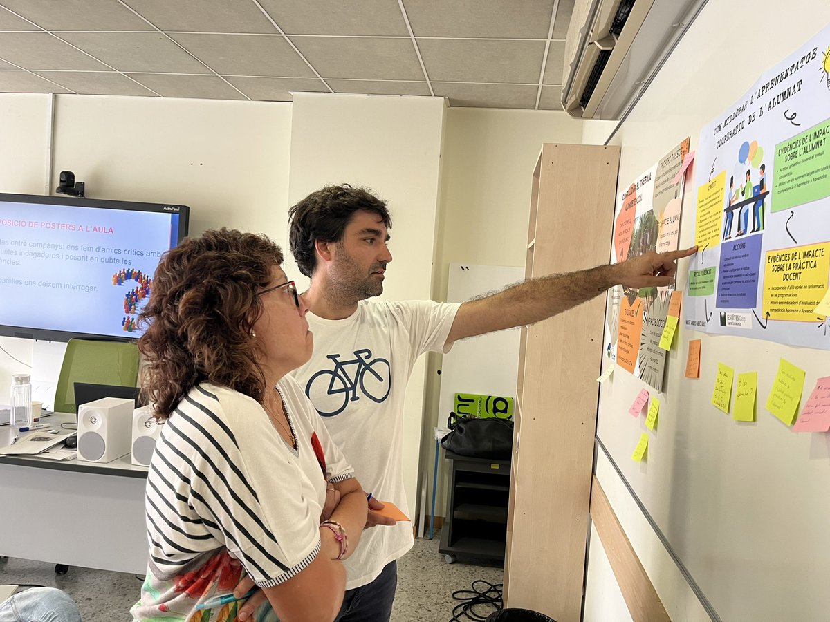 AnnaJolonch's tweet photo. Celebrem els éxits i seguim aprenent a ser líders per a la millora dels alumnes! @lidbarcelona @formacio_FECC Gràcies pel compromís i l'entusiasme! https://t.co/jMq5NgRu7d