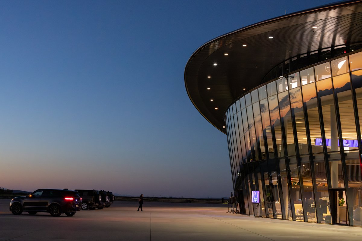 virgingalactic's tweet photo. Clear skies here at @Spaceport_NM. Weather conditions are currently favorable for the #Galactic04 spaceflight. https://t.co/9zmCFH2HGf