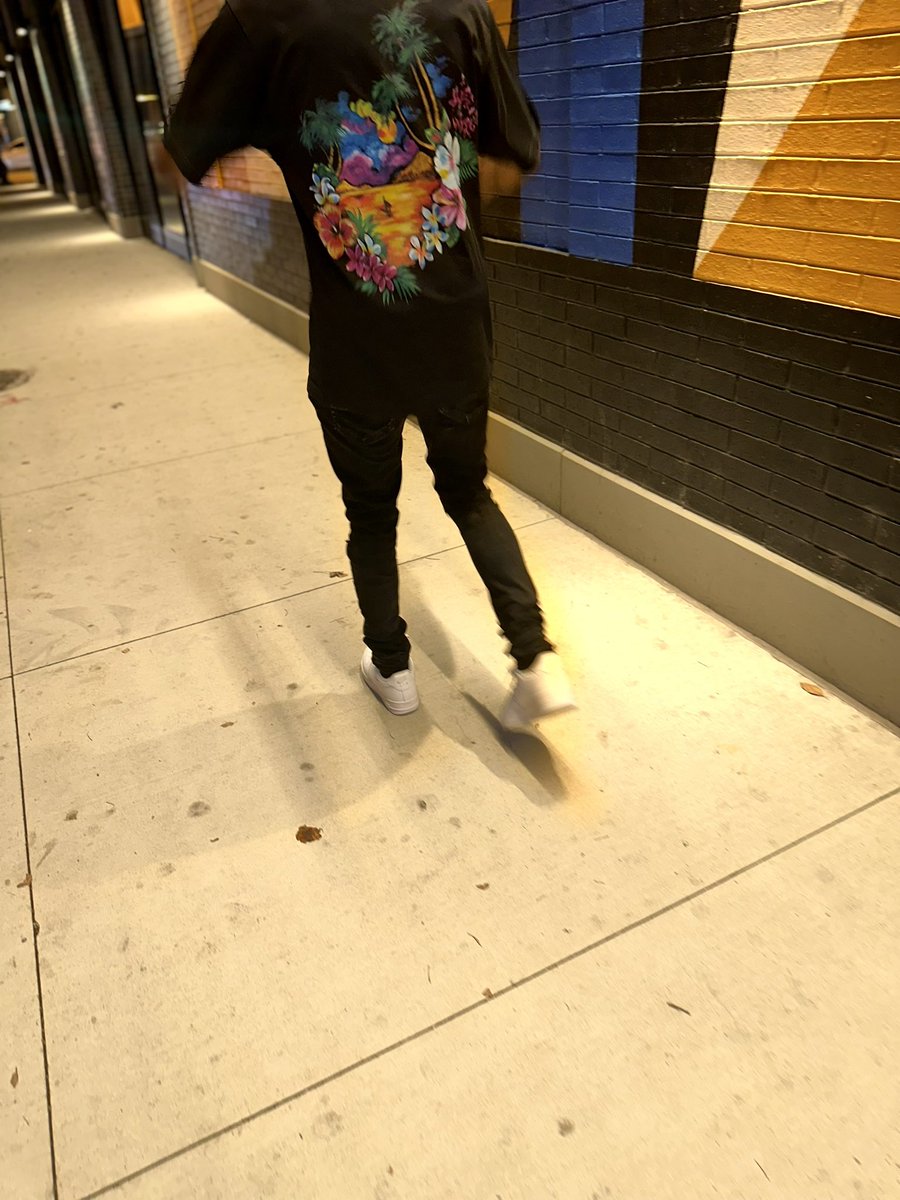 GrindTo_Suceed's tweet photo. 2️⃣6️⃣ years young 🚦🚦 this for my dawg ain’t get to ball this old 🖤🖤 https://t.co/SIYVVesWoV