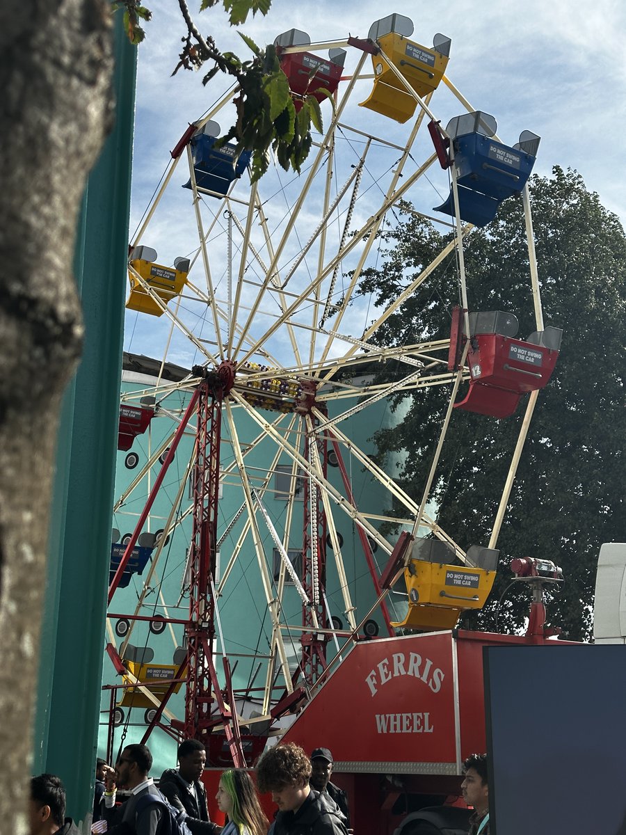 UEL_News's tweet photo. The day is finally here! 

We're at our @UELStudentLife Autumn Fair - and we couldn't have asked for better weather. 🎡 🌞 #UELEvents #WelcomeToEastLondon https://t.co/Zbik9aSWu2