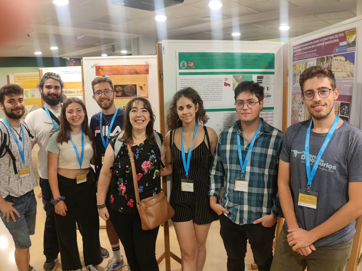 atorices_angie's tweet photo. Muy orgullosa de todos mis estudiantes y del trabajo realizado para este congreso de la #SEP2023. Lo han hecho de maravilla!!! @alexbogarra7 @jotapefh @PaleoMaik @PelusaurusSol Mirella Lopez @sara_mes3 @BVisigodo @paleo_mery  @paleo_palou https://t.co/S4XmlBqal2