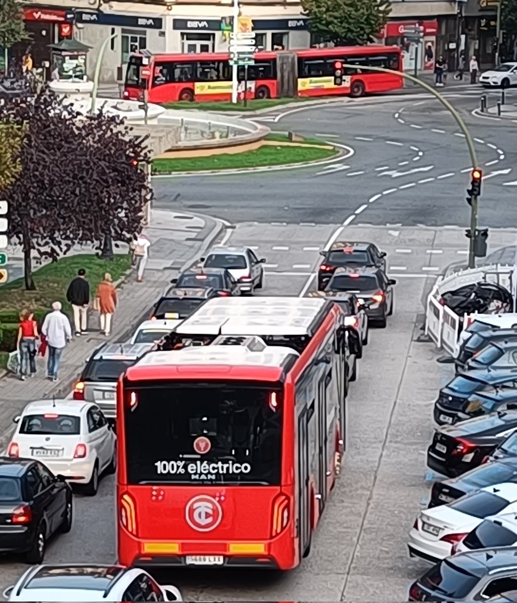 BlogBusurbano's tweet image. ‼️Aviso Exprés‼️Vie. 06/10‼️
Hoy repite en la #Lín22 este #BusEléctrico, uniendo Pza. de Pontevedra con el Pasaje.

#Tranvías  prolonga el test de este #MAN #LionsCityE de @MANtruckandbus @MAN_Iberia

Otra ocasión para subirse en este #Bus331 (como aparece en la app @BusCoruna).