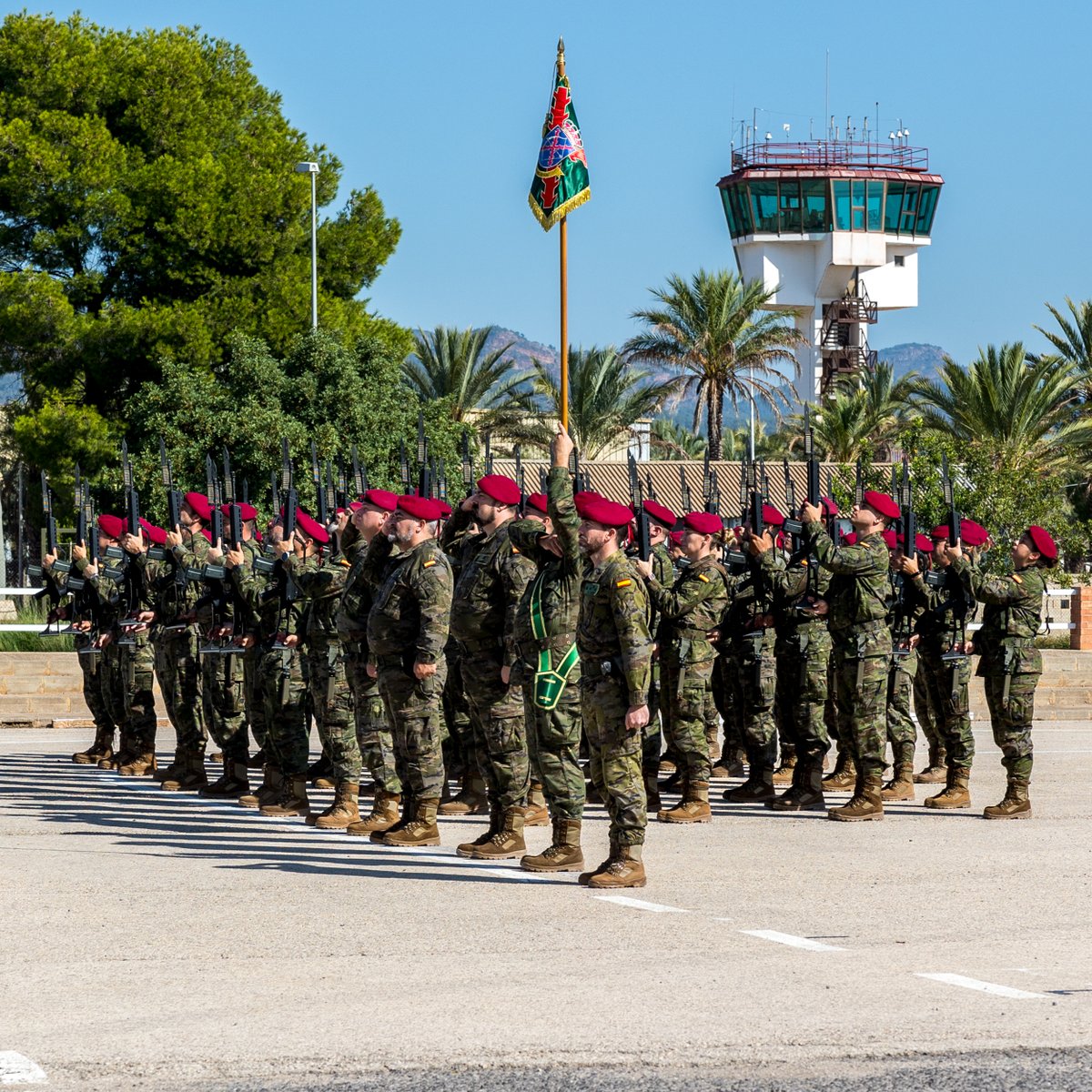 CGTAD_NRDC_ESP's tweet photo. Today in #Betera a ceremony to pay Tribute to the Fallen and to celebrate the  21st Anniversary of @CGTAD_NRDC_ESP  has taken place.
With this ceremony, HQ NRDC-ESP also initiates the week of the Spanish National Day, which is celebrated on 12 October.
#TwelveNationsOneTeam https://t.co/k3m5HqtMWp