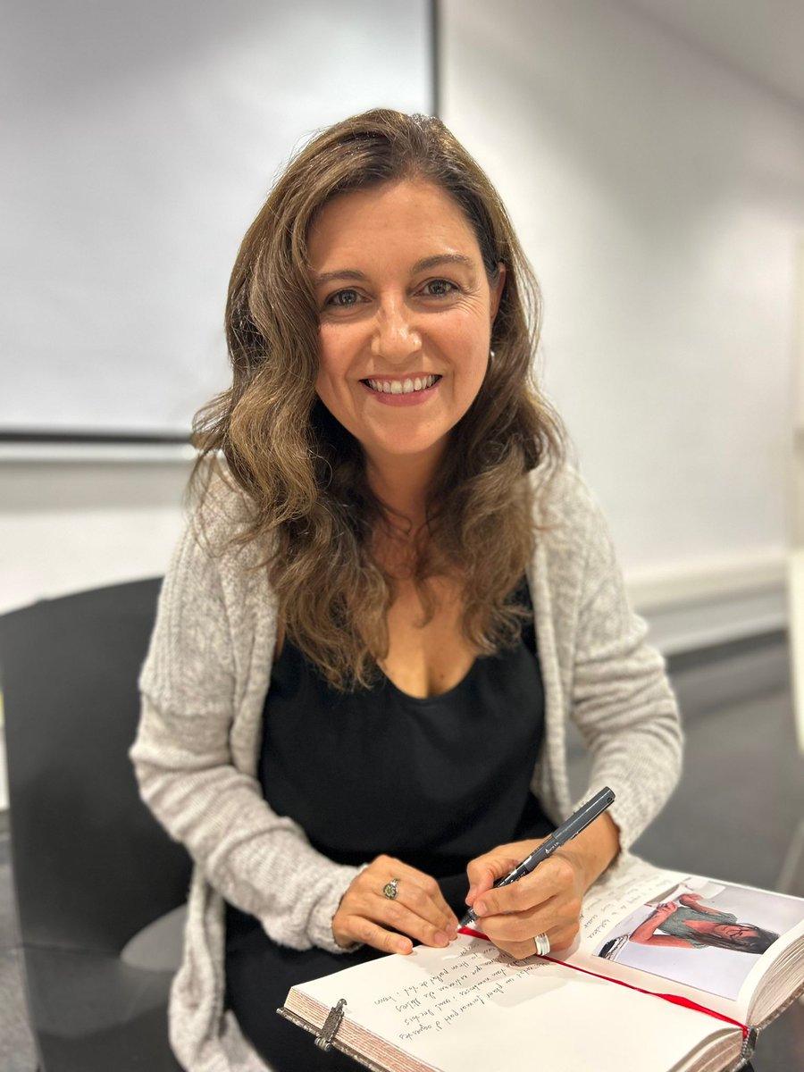 bmanresaab's tweet photo. Ahir al vespre tertúlia amb l’escriptora i historiadora @TaniaJusteBooks  🙌❤️i 📖 “L’hospital dels pobres” de @columnaedicions  📚🔝

Va ser un gran plaer escoltar-la, en vam quedar encantades! 😊🥰 Moltes gràcies!!

#clubdelectura #manresa #bibliotequesxbm #bibliotequescat https://t.co/JSbdD46Cxu