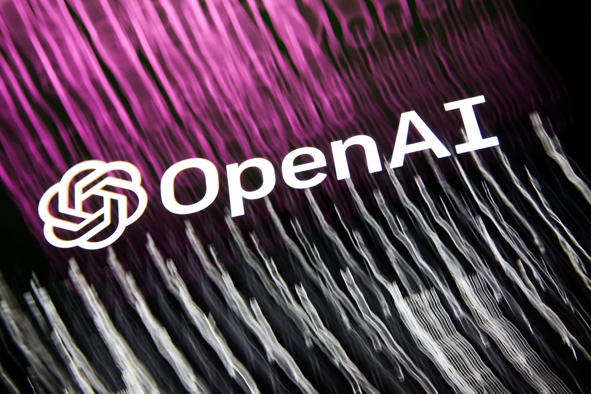 MultiplatformAI's tweet photo. OpenAI is considering developing its own AI chips to address chip shortages
#Acquisition #AI #AIchips #artificialintelligence #ChatGPT #customchip #demand #Electronics #GPUs #llm #machinelearning #Microsoft #OpenAI #SamAltman #scarcity
https://t.co/ZGuhr0UwCI https://t.co/gqcivJa7En