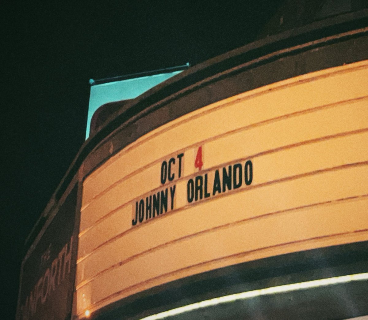 TORONTO, thank you for a night I’ll never forget🦋