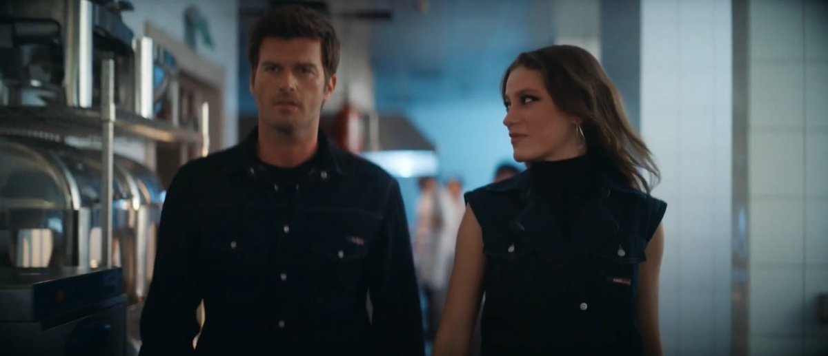 AlvinoEua's tweet photo. #hadimi #kivanctatlitug #kıvançtatlıtuğ #serenaysarikaya #mavi https://t.co/iLjNwOZnIg