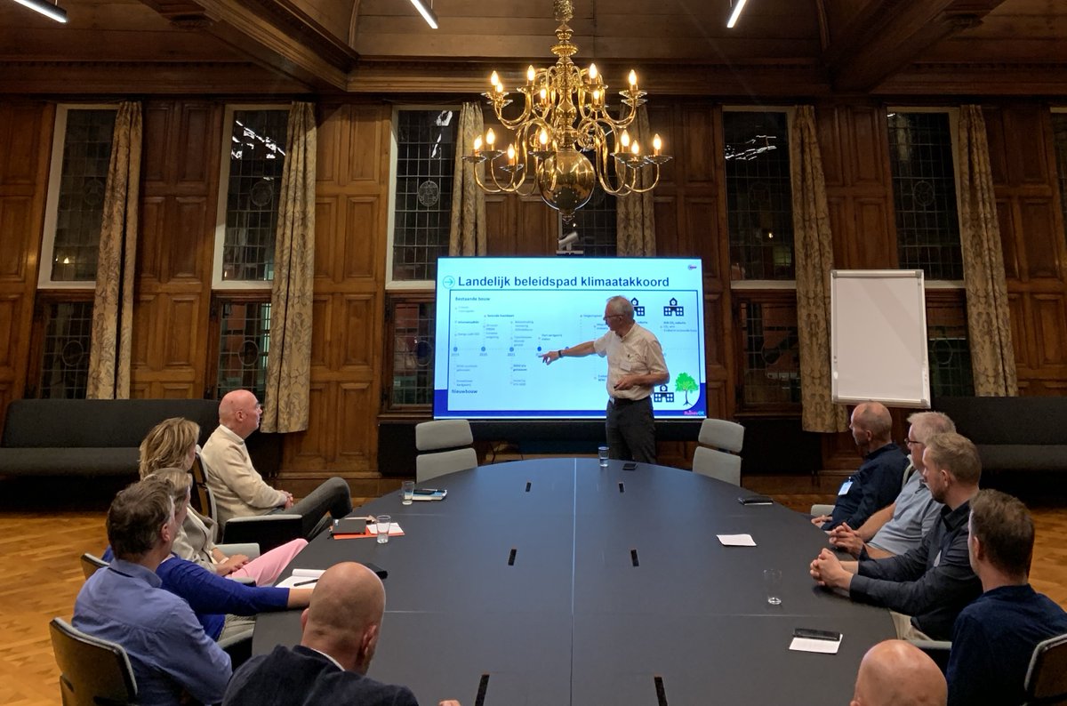 🏫Hoe kunnen we schoolgebouwen in Groningen verduurzamen? Die vraag stond centraal tijdens het symposium Scholen van de Toekomst. Diverse schoolbestuurders, directeuren en gemeenteambtenaren lieten zich informeren over mogelijkheden voor verduurzaming.

provinciegroningen.nl/actueel/nieuws…