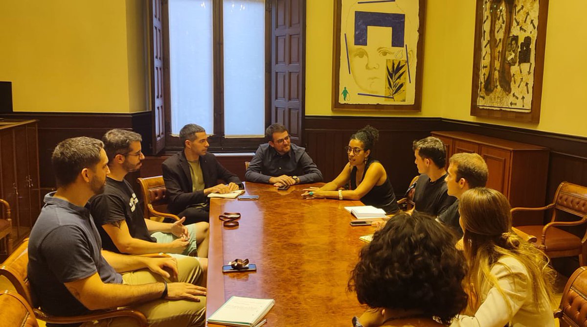 DEFENSA LA UNIVERSITAT, COMBAT EL FEIXISME ✊ tweet media