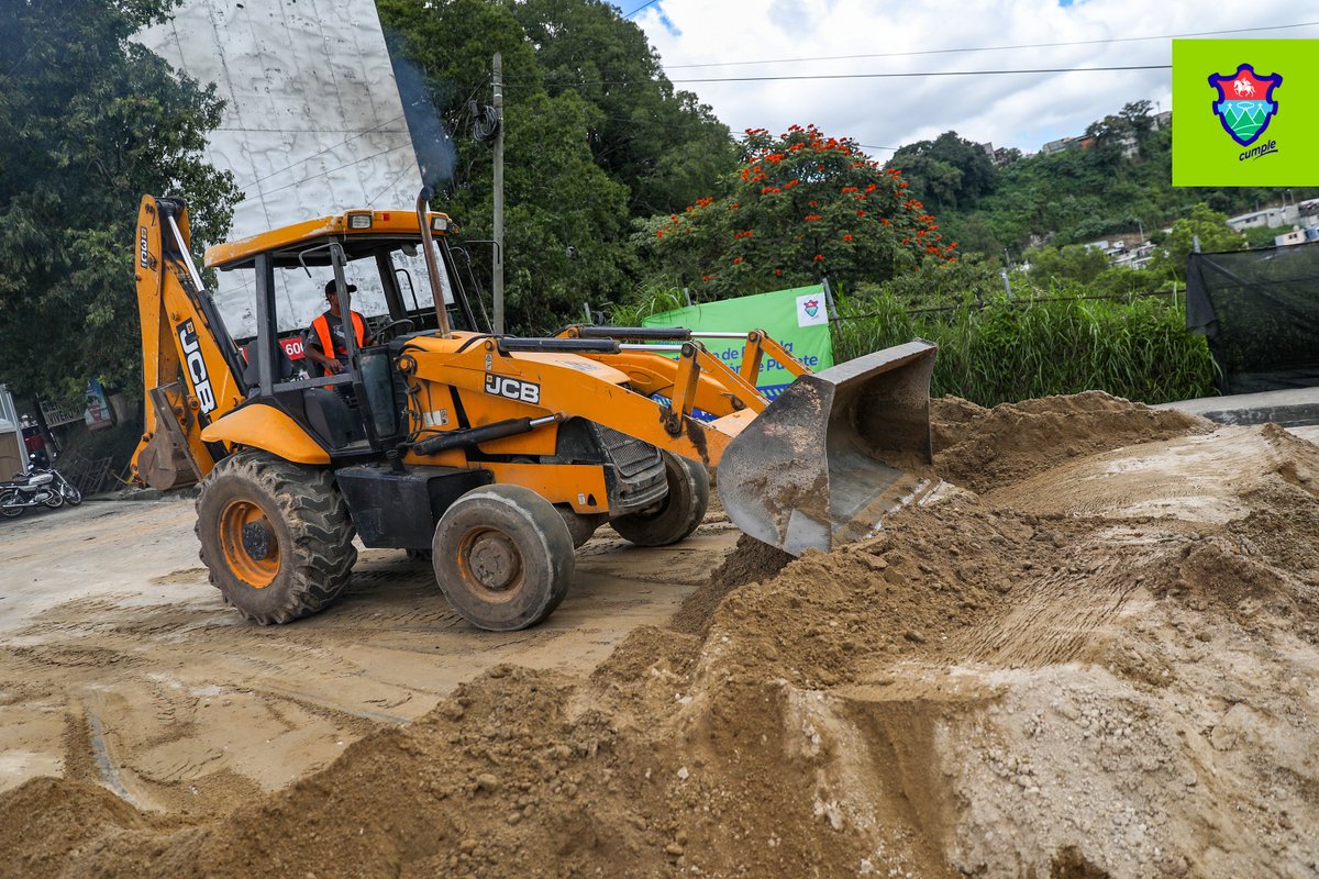 muniguate's tweet photo. ⚠️🚧Avances en #Fase3 y #Fase4. 🏗️👷♂️ #EquipoMuniGuate realiza avances en la construcción del #PuenteLourdes, contemplando la perforación de 8 pilotes. Asimismo, ya se iniciaron los trabajos del armado de estructura y su colocación.
Toma tus precauciones y sigue las recomendaciones de los agentes @PMTMuniGuate. #Zona5