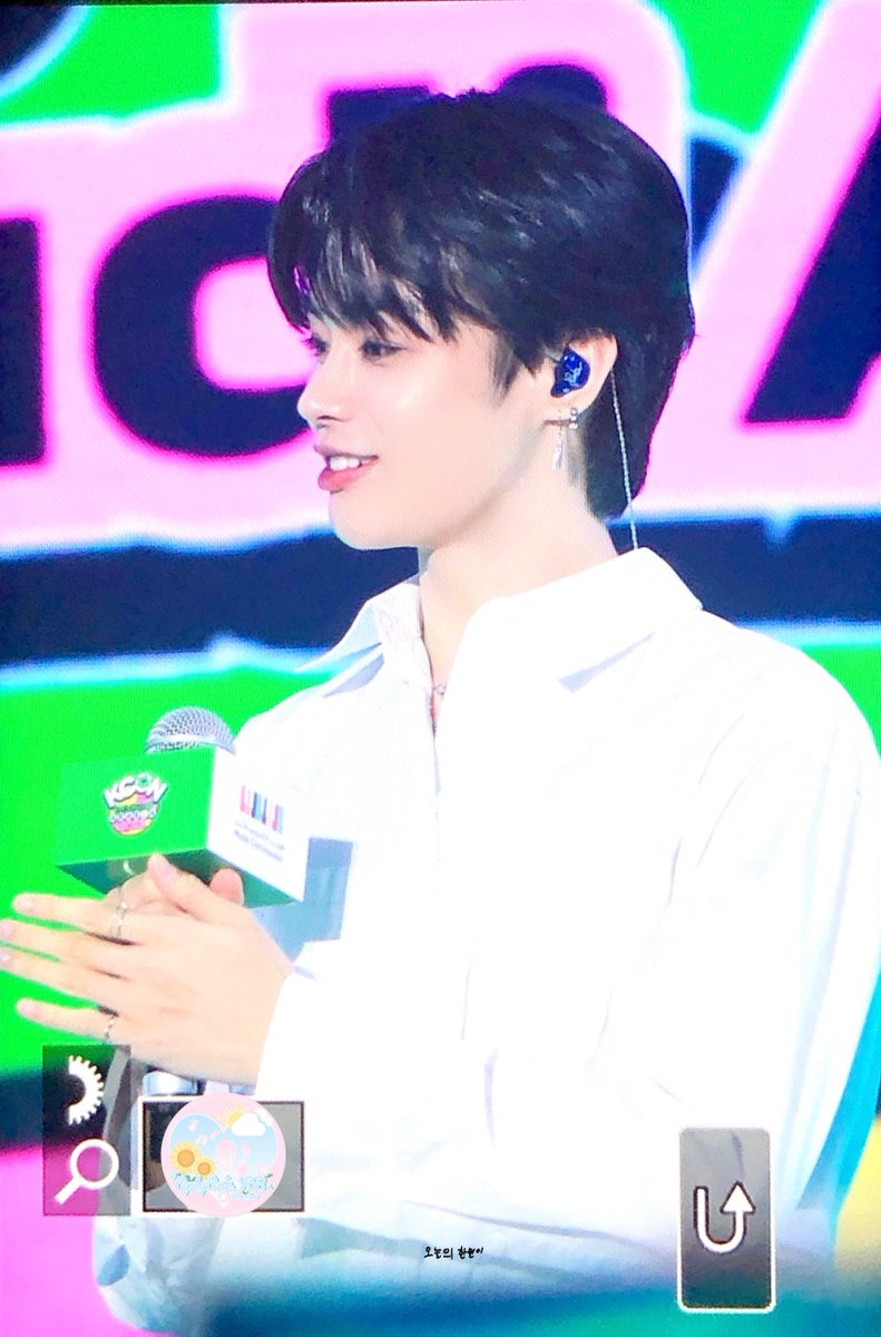 OnlyOne_HB's tweet photo. 𝐏𝐫𝐞𝐯𝐢𝐞𝐰˚
231007 왕자님!!!!

#템페스트 #TEMPEST #냥이뷰 
#한빈 #HANBIN #오늘의한빈이 https://t.co/n28ACLLN35