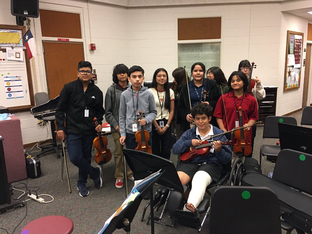 broncostrings's tweet photo. Congratulations to these wonderful AMS Orchestra students who earned themselves a spot in the IISD All-City Orchestra through an intense audition process last weekend!! @IrvingISD @Austin_Broncos @FineArts_AMS @IrvingFineArts #AMSPRIDE https://t.co/evI9MF9G9J