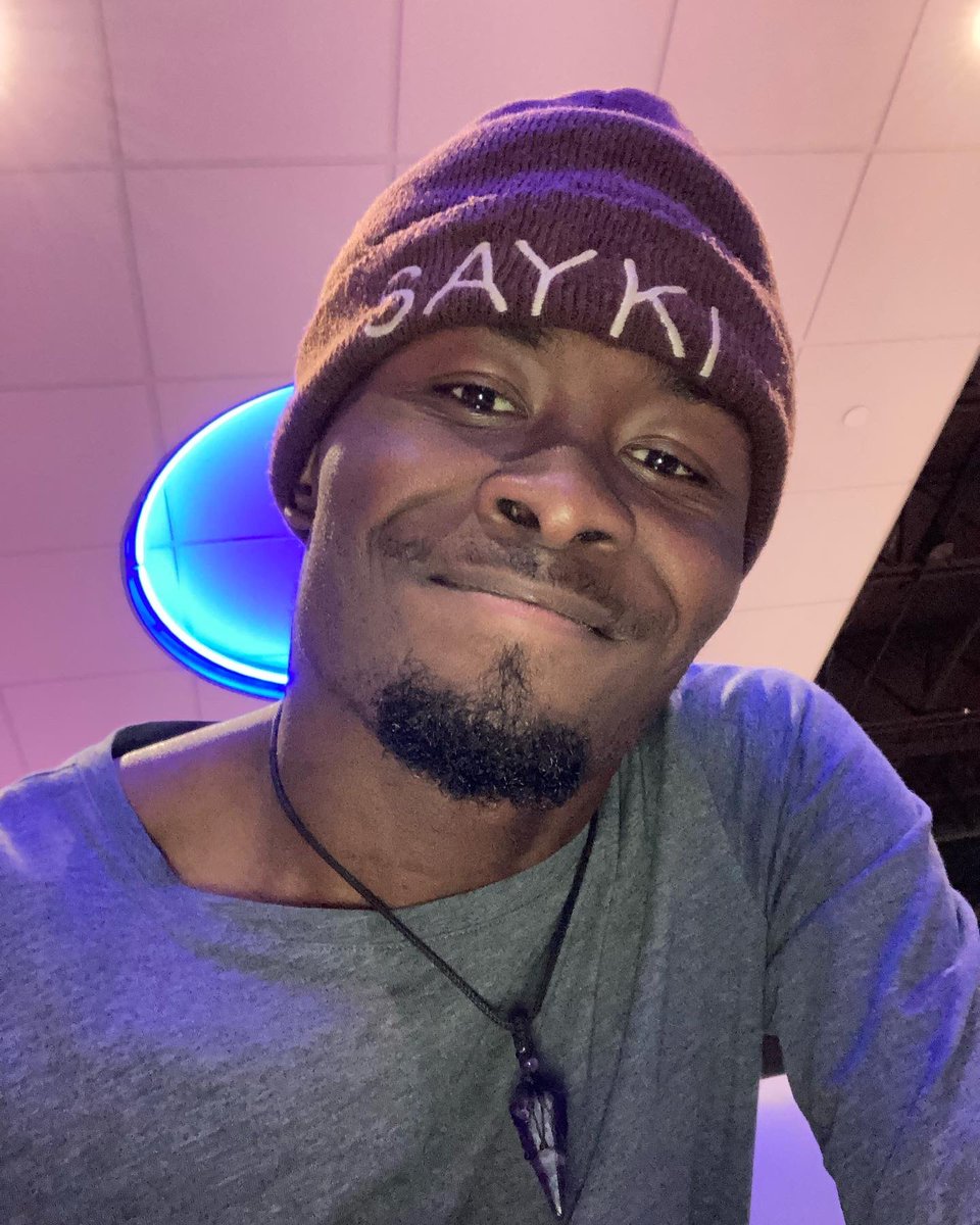 Yanni2kMusic's tweet image. “Big as the Super Bowl, but the difference is just two guys playing shit that they did the studio” 🐾🐶🏈 - @Drake @JColeNC 

#forallthedogs #drizzyandcole 
#octobersveryown #ovoseason⁶𓅓⁶𓅓⁶