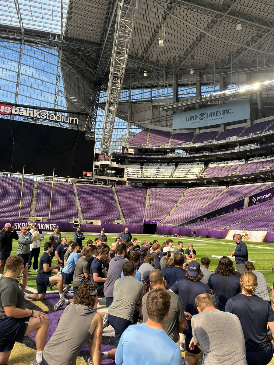 CoachU_BSU's tweet photo. Thank you to @JohnTDrumJr @Vikings and @usbankstadium for hosting @ButlerUFootball today!  Unbelievable facility. #TheButlerWay https://t.co/yggUNmNDd1