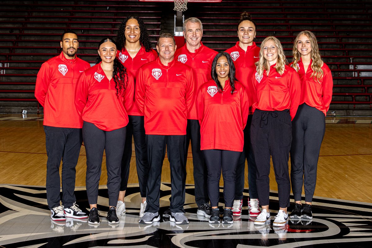 The people who make it all possible. 
#GoLobos x #NationalCoachesDay