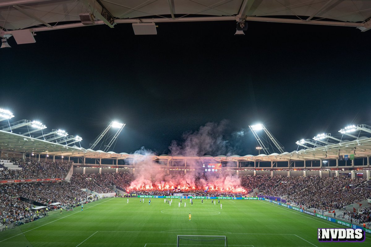 UltrasMadeinFR's tweet photo. ⚽️ Toulouse - Linz
📢 NVDRS !
📆 Jeudi 5 octobre 2023
📸 NVDRS
#TFCLASK https://t.co/XBHuCnUybn