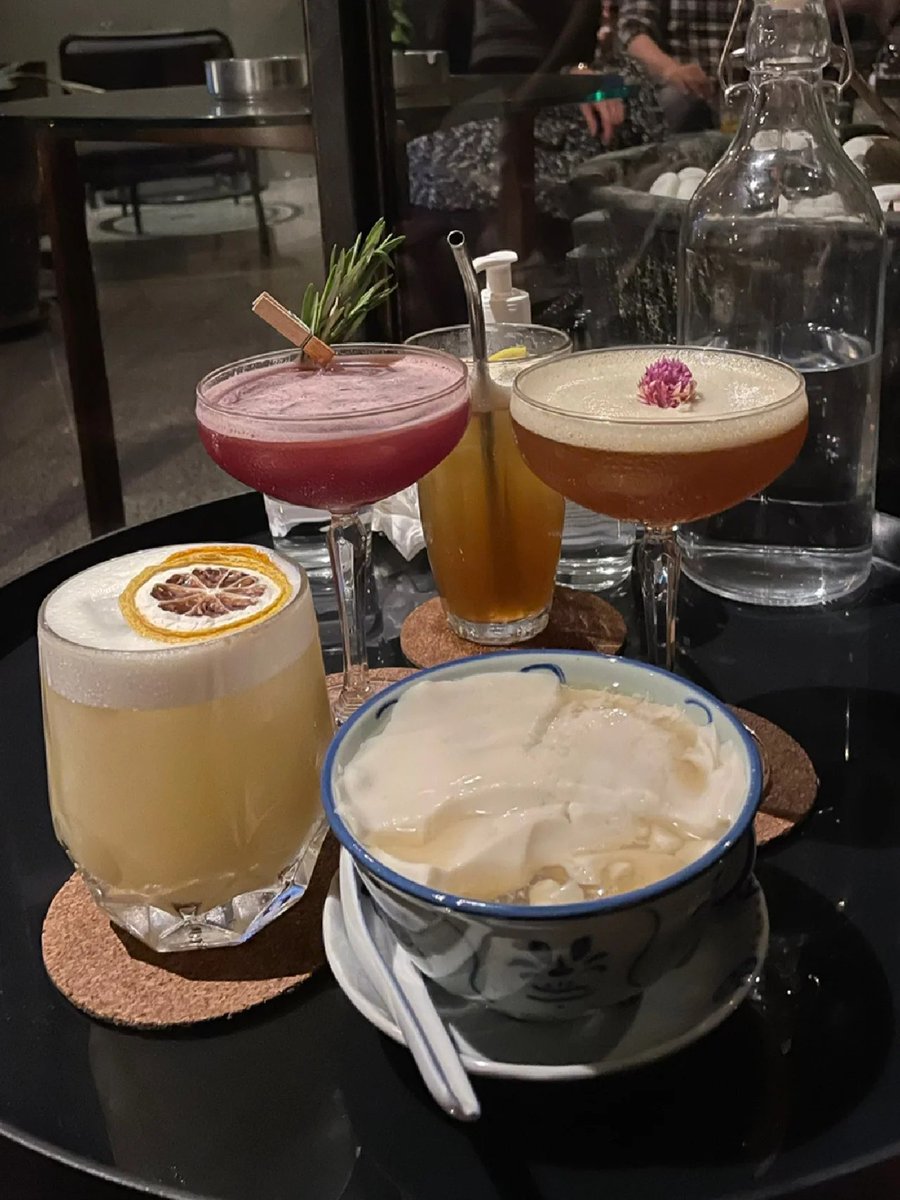 ger_berat's tweet photo. Cheers to good friends, good drinks, and good times🍹 https://t.co/E19lMsCwjo