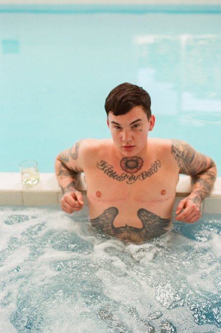 Running a free trial on my site&hellip; let&rsquo;s talk about 😏👉🏼👌🏼 https://t.co/v3N7jdKZWb