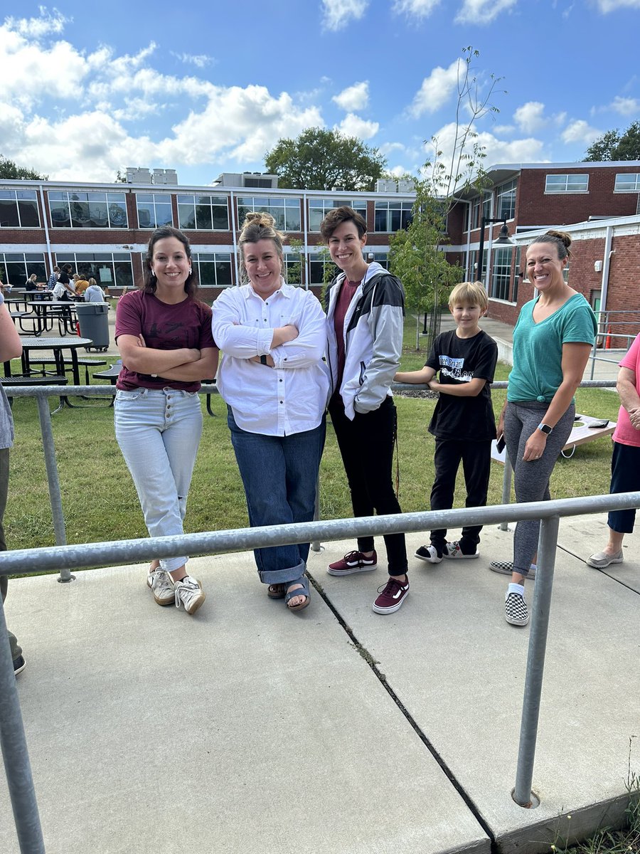 DrKelbyG's tweet photo. First Quarter Tailgate with the team! Hosted by our Instructional Lab Team!
❤️🐾❤️ @OvertonMNPS https://t.co/QOX5XHDnNg