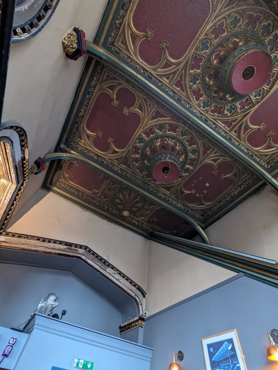 First 4 of our fringe festival day <a href="/sureshotbrew/">Sureshot Brewing</a> <a href="/balancebrew/">Balance Brewing & Blending</a> @pelicannq <a href="/CrownKettle/">The Crown and Kettle</a> with my amazing other half and partner in crime <a href="/aleian5454/">Ian B</a> ❤️❤️