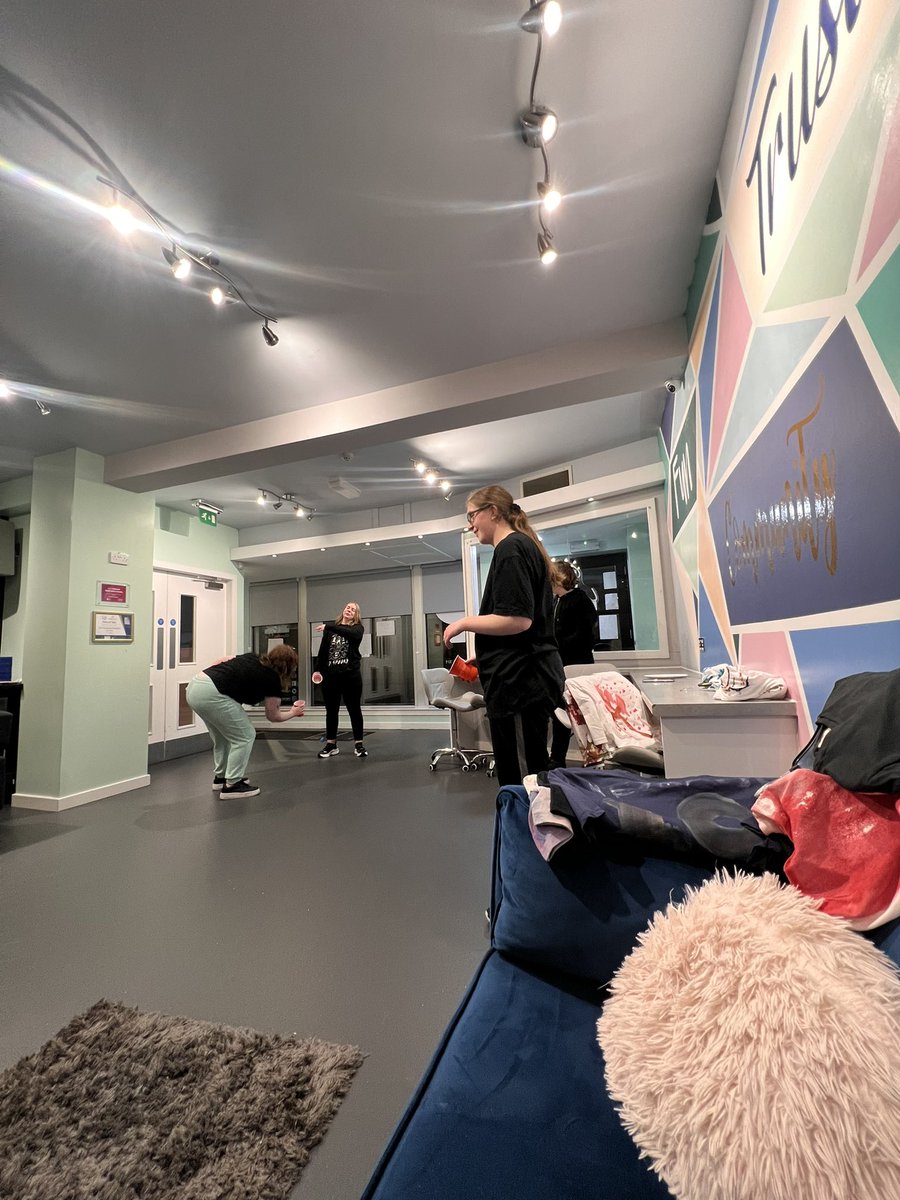 GYT_Lauren's tweet image. Tonight’s activity night at Hand in hand!
We made vampire cookies, skeleton biscuits and played some games ☺️
#Funforall #Spookyseason