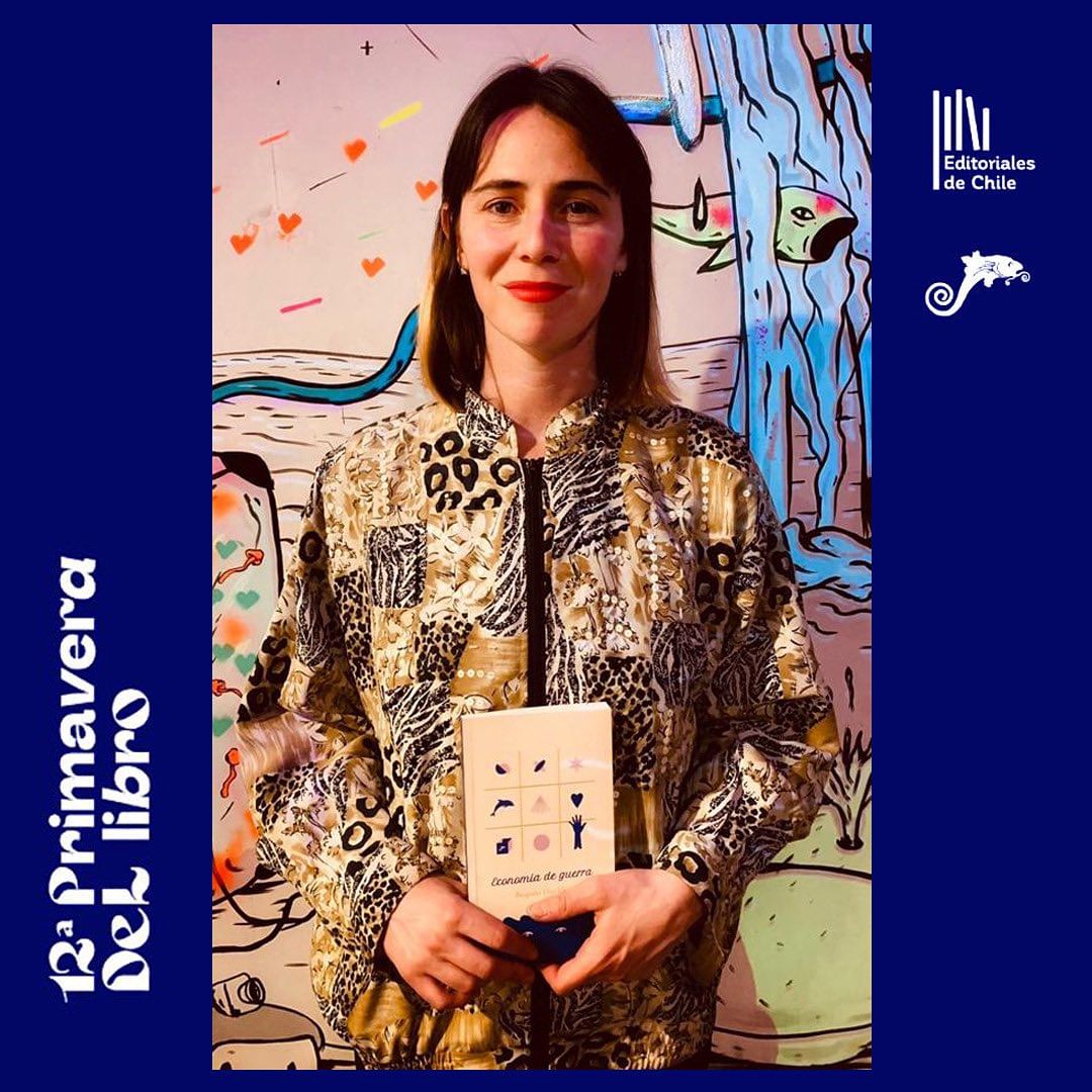 Te esperamos 𝐡𝐨𝐲 𝐚 𝐥𝐚𝐬 𝟏𝟗 𝐡𝐨𝐫𝐚𝐬 en PRIMAVERA DEL LIBRO para presentar ⚔️Economía de guerra⚔️ de Begoña Ugalde, junto a Mariela Malhue y Daniela Acosta. 
🩵 𝐄𝐬𝐜𝐞𝐧𝐚𝐫𝐢𝐨 𝐏𝐞𝐮𝐦𝐨. Parque Inés de Suárez. 🌺🌱