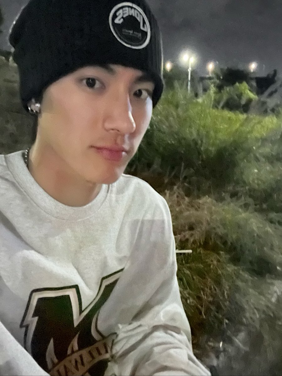 deobimom's tweet image. Eric sent these photos right now 📸