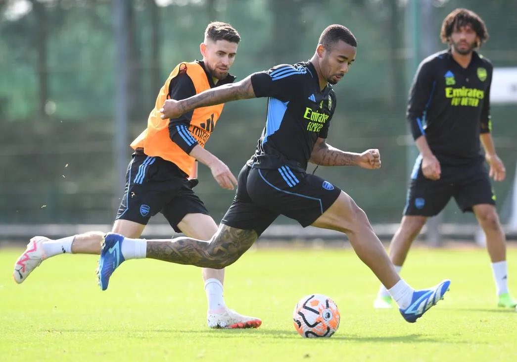 Real_Arsedevils's tweet photo. Arsenal training at London Colney ahead of #ARSMCI https://t.co/shXD90mla5